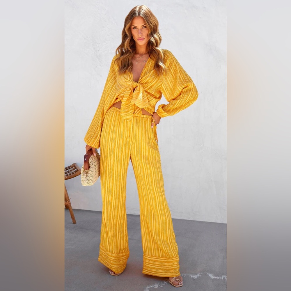 VICI tatianna yellow wide leg, high waist relax fit lined pants NEW RE $70